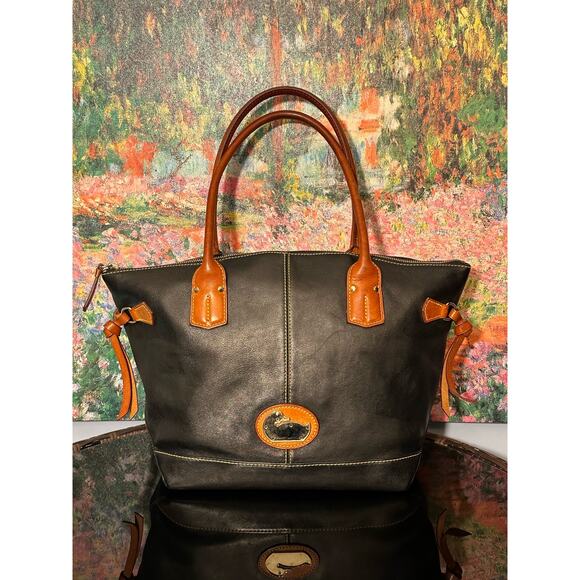 Dooney & Bourke Handbags - EUC Black Leather Dooney & Bourke Fairfield Champosa Satchel Tote Bag